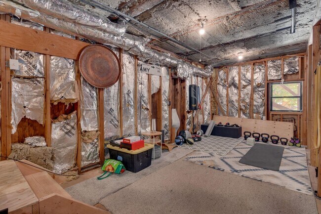 Building Photo - Tahoe City 5 Bedroom Ski Lease