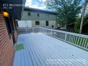 Building Photo - 833 Westwood Pl