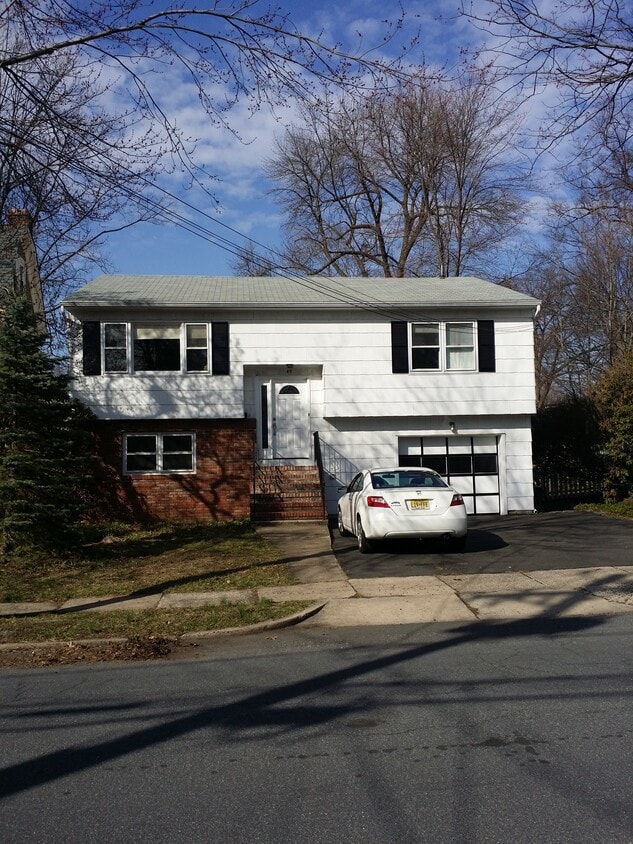 89 Oakland Rd Unit 1, Maplewood, NJ 07040 Apartments in Maplewood