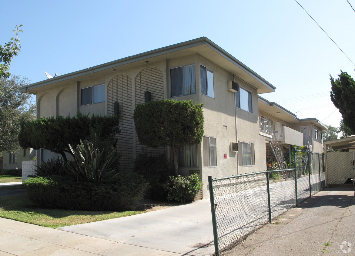 Primary Photo - 2064 Meridian Ave