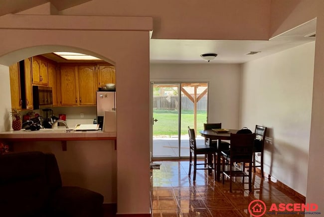 Building Photo - 3 Bedroom | 2 Bathroom — Bakersfield, CA 93313