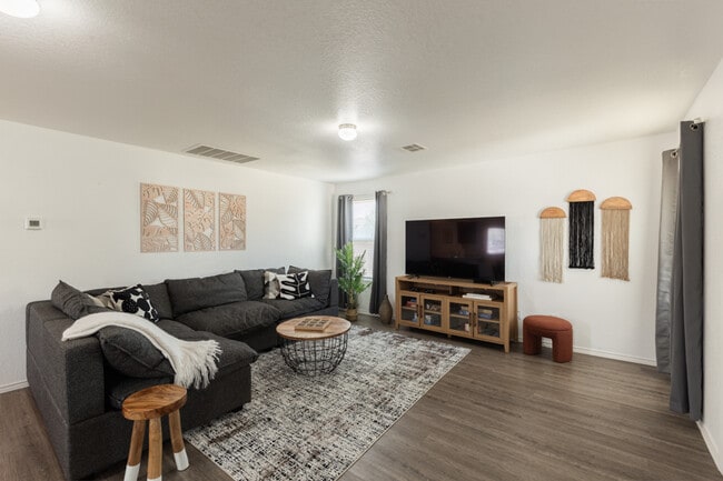 Photo - 5938 Autumn Palms House