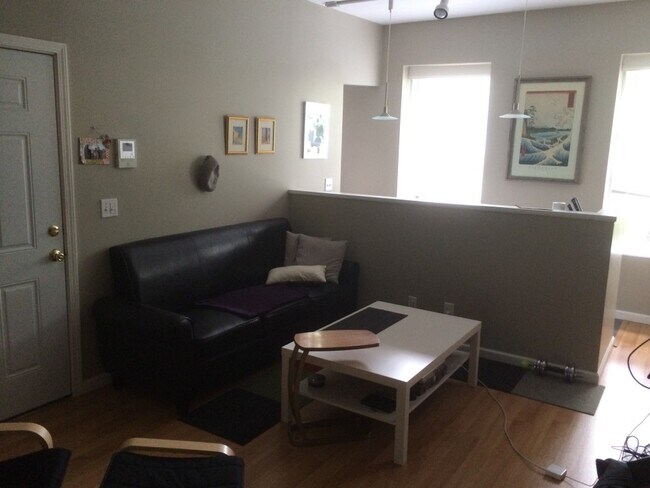 Foto del edificio - 2319 W Clifton Ave