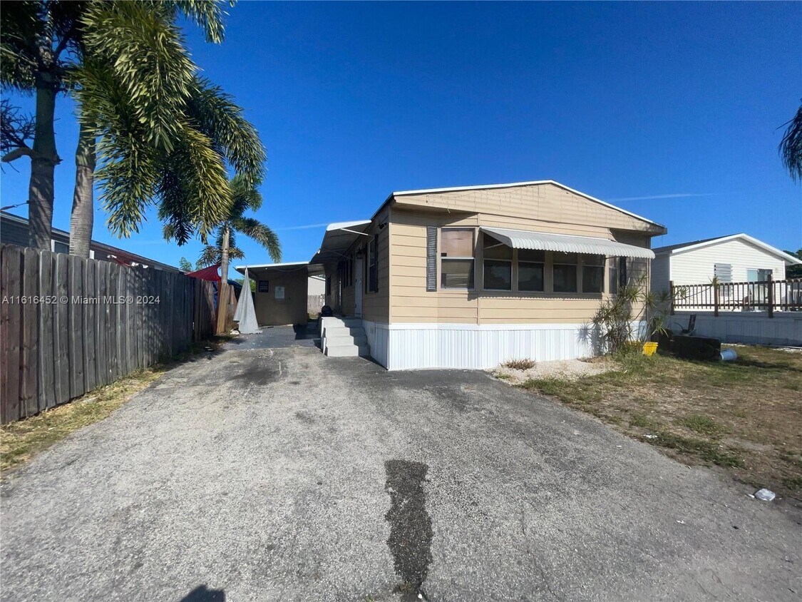 Primary Photo - 11764 Leeward Pl