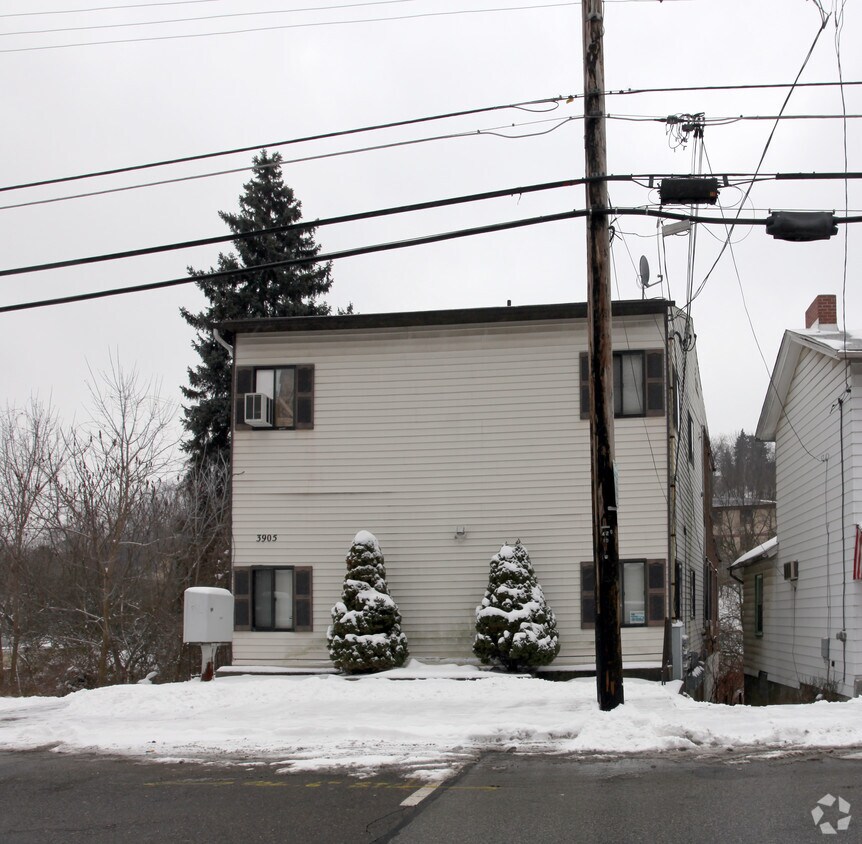 Building Photo - 3905 Willow Ave