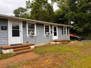 Building Photo - 1508 6th St SE