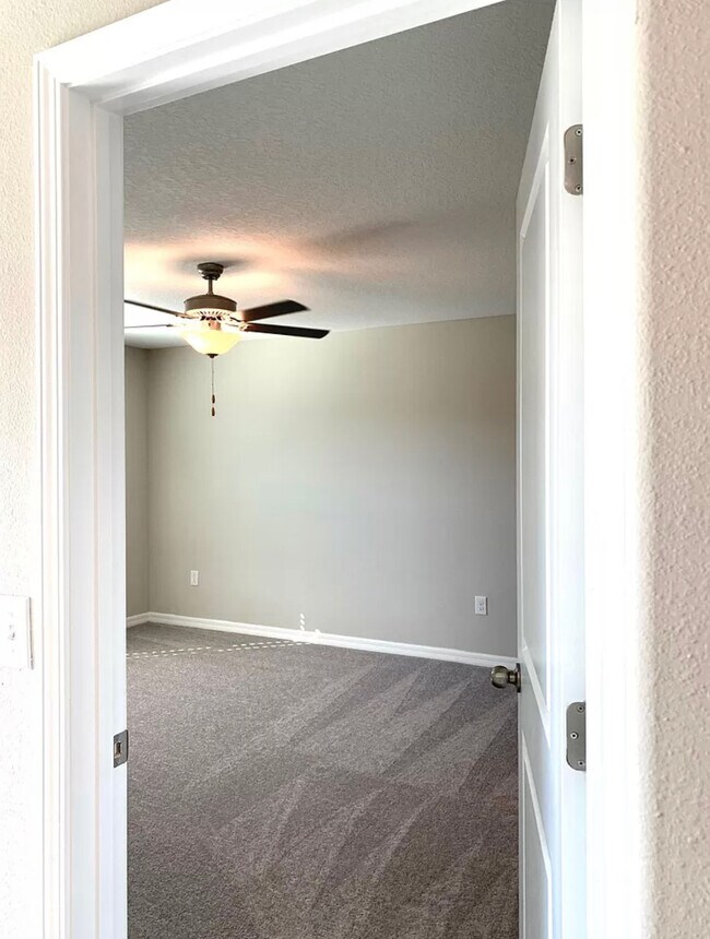 Building Photo - 13611 Wild Ginger St