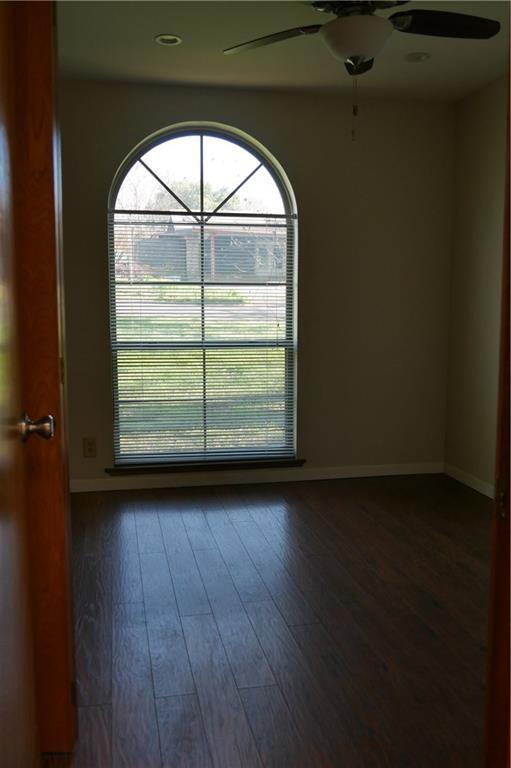 Foto del edificio - 3300 Santa Monica Dr