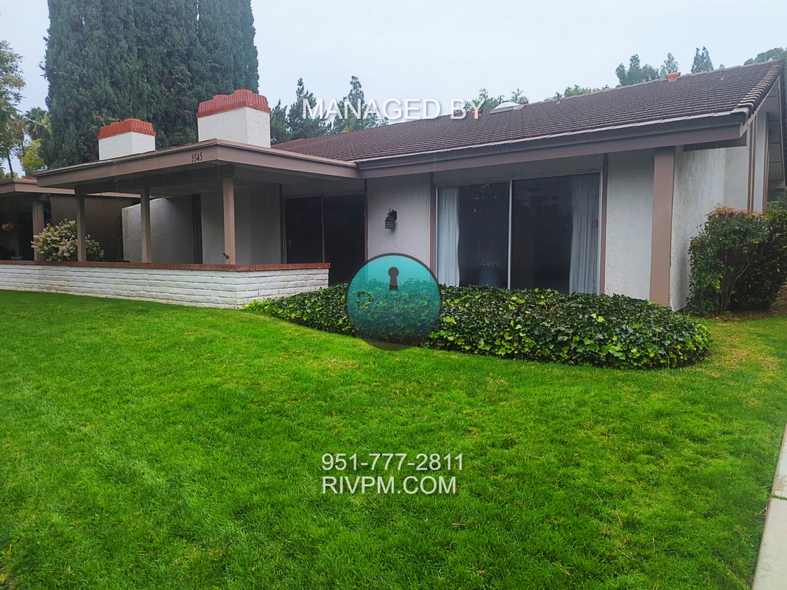 Building Photo - 3 bed 2 bath home in Canyon Crest Villas c...