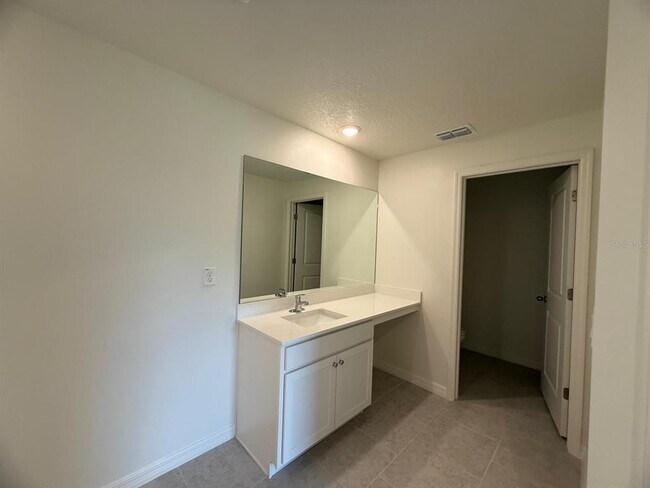 Building Photo - 293 Lafleur St