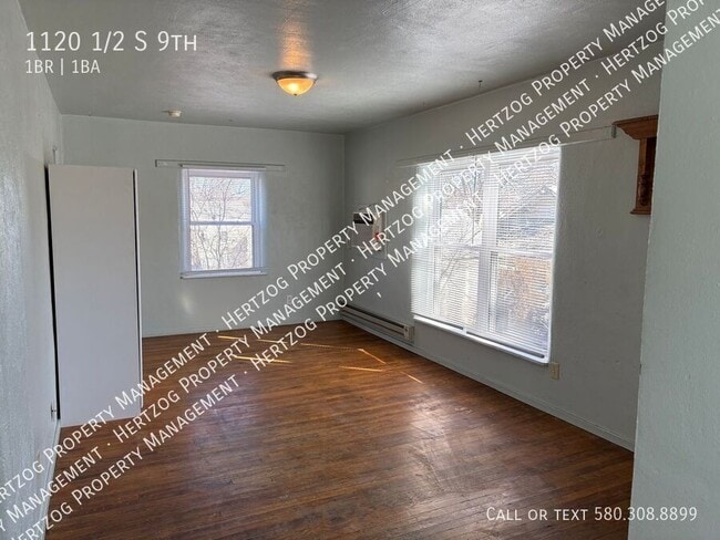 Building Photo - 1120 1/2 S 9th-