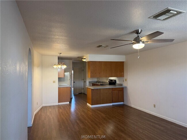 Foto del edificio - 3551 N Verdugo Rd