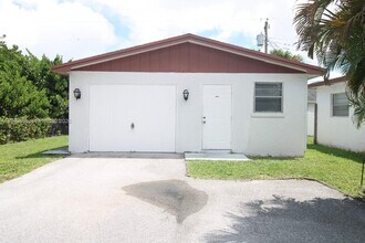 Building Photo - 8690 Sunset Dr