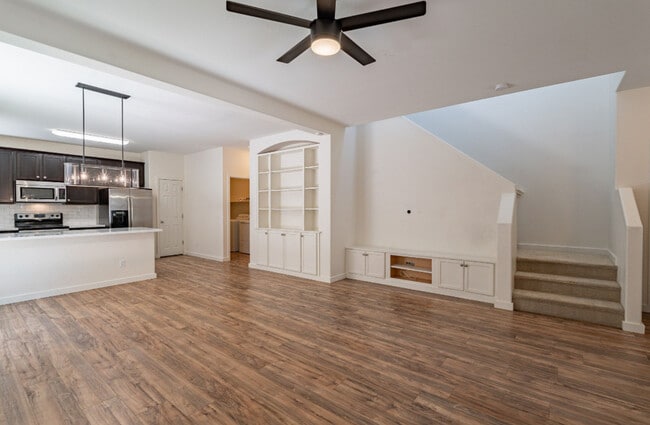 Building Photo - 1061 S Hawk Ln