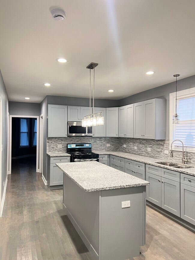 Foto del edificio - 8320 S Kingston Ave