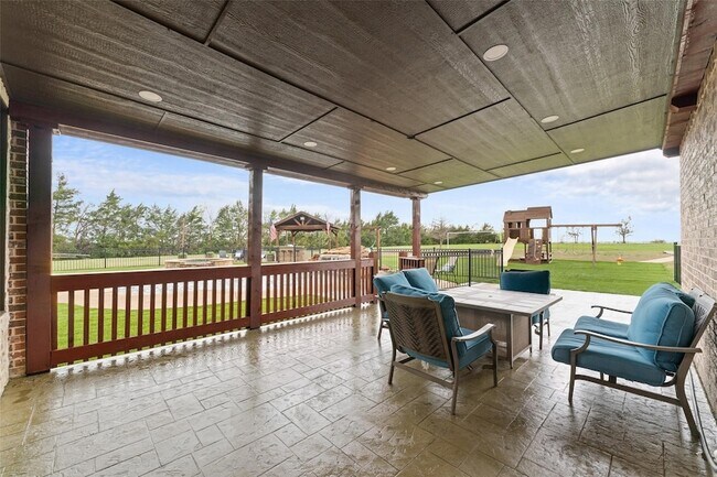 Building Photo - 16661 Valley View