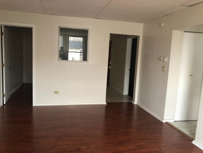 Foto del edificio - 2988 S Archer Ave