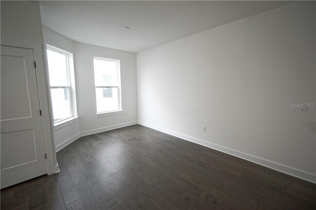 Building Photo - 1523 W North B St