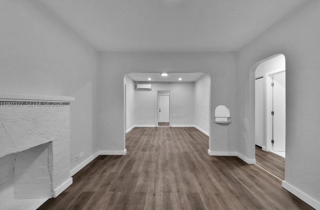 Foto del edificio - 547 NW 49th St