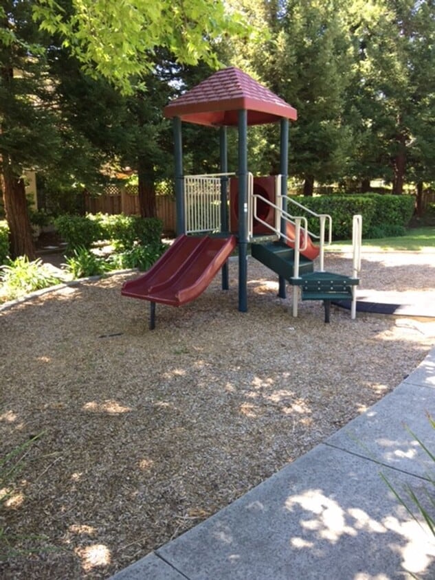 Building Photo - Pleasanton Valencia Neighborhood, Single Story Corner Lot, 2 BD, 2 BA. Great Schools Donlon Elem....