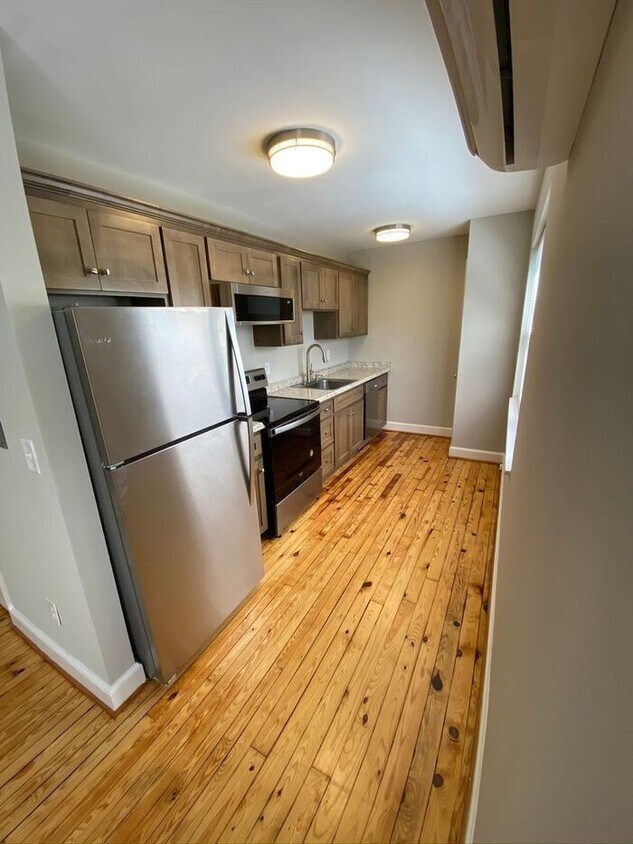 Building Photo - 1403 Pilot View St