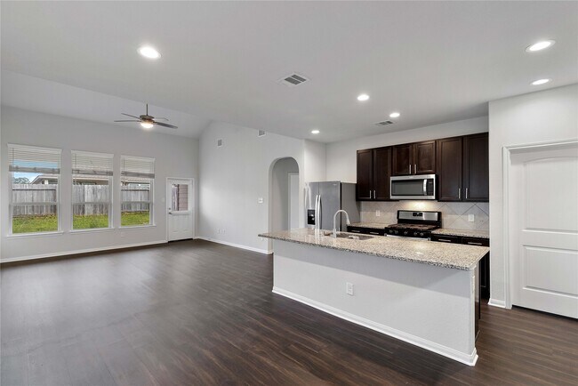 Foto del edificio - 17538 Greystanes Rd