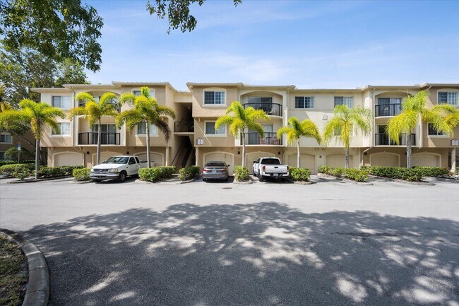 Building Photo - 1100 Crestwood Ct S