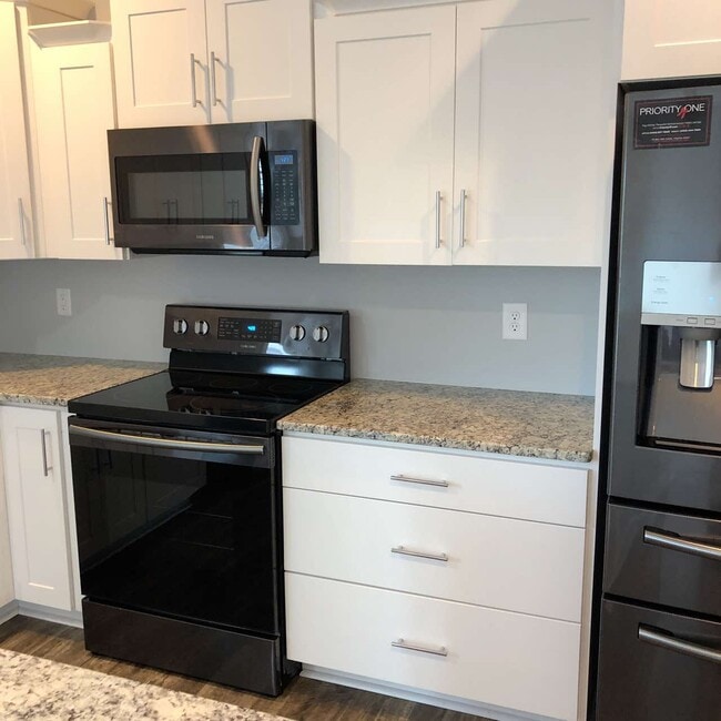 Building Photo - 1019 Graystone Ln