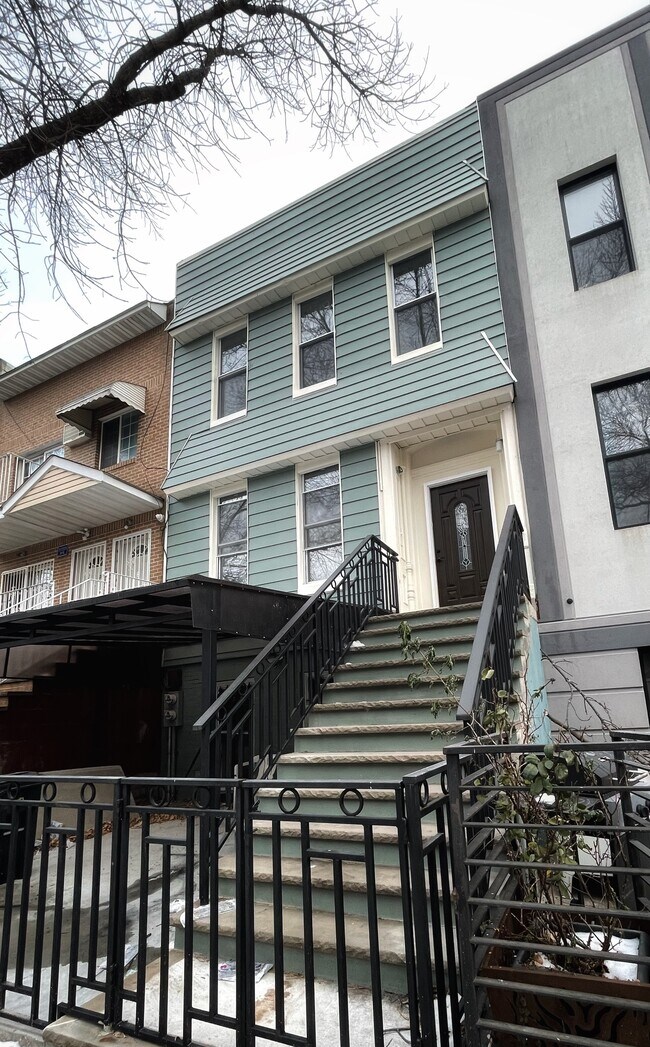 Building Photo - 1120 Jefferson Ave