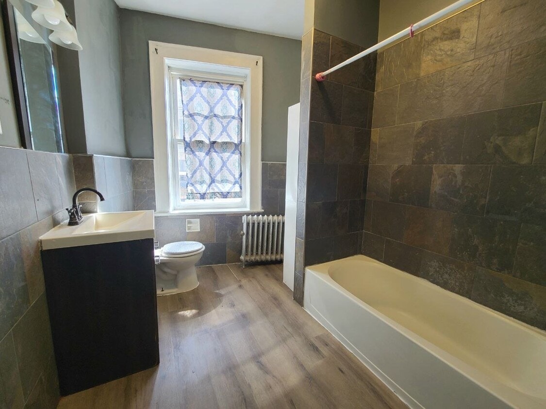 Foto del edificio - 684 Summer Ave