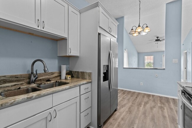 Foto del edificio - Virginia Beach End-Unit Townhome