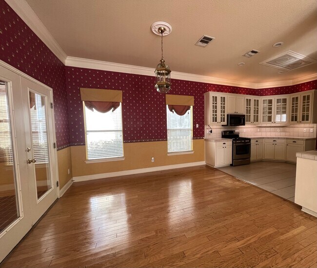 Building Photo - 6106 Hartson