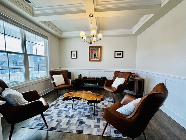 Foto del edificio - 4667 Thatcher Woods Dr
