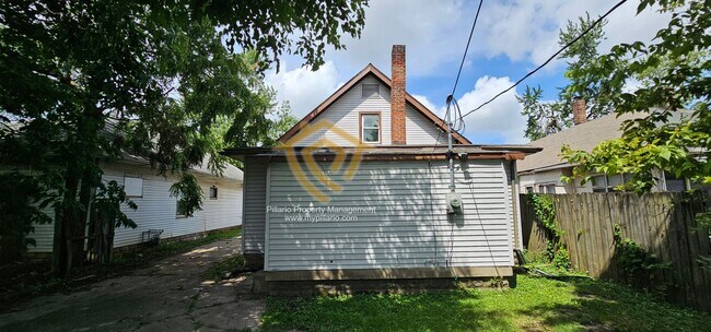 Building Photo - $500 OFF MOVE-IN SPECIAL!!! Eastside Newly...