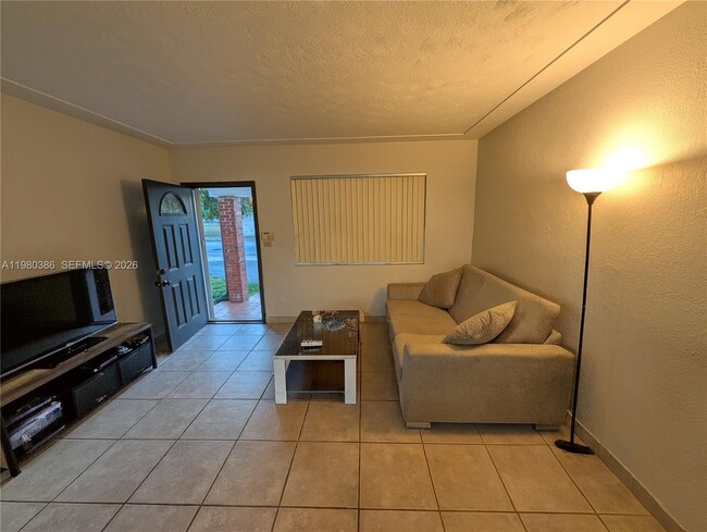 Foto del edificio - 1037 SW 76th Ave