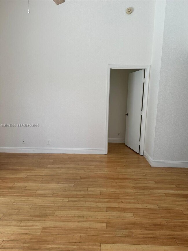 Foto del edificio - 11090 Baybreeze Way
