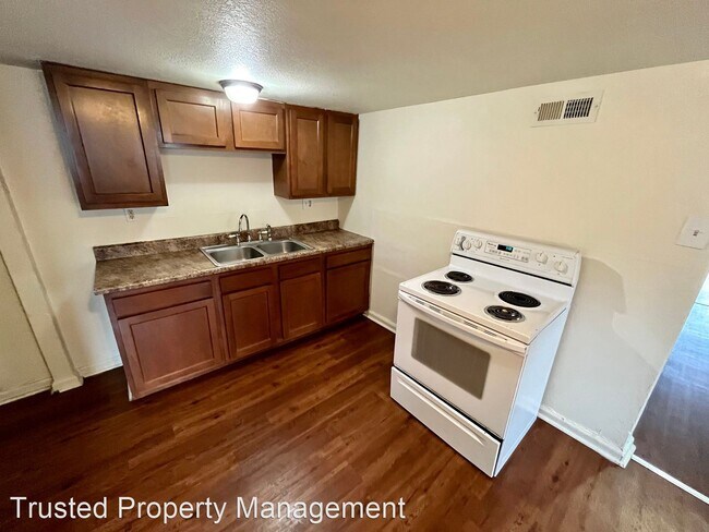 Building Photo - 3 br, 1 bath House - 337 South Park Street