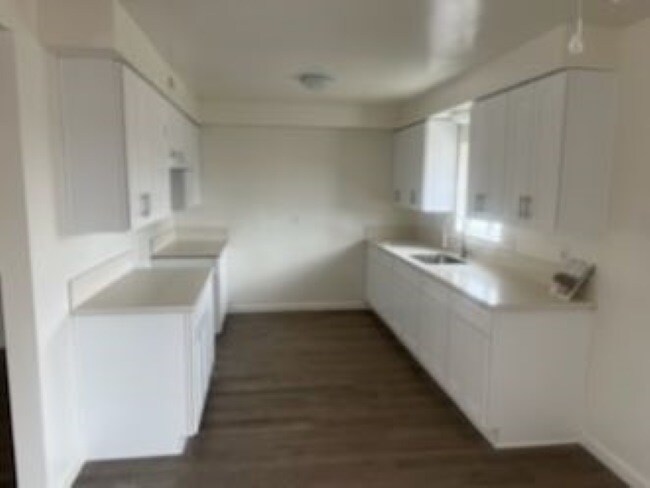 Foto principal - 4568 W 131st St