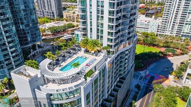 Foto del edificio - 100 E Las Olas Blvd