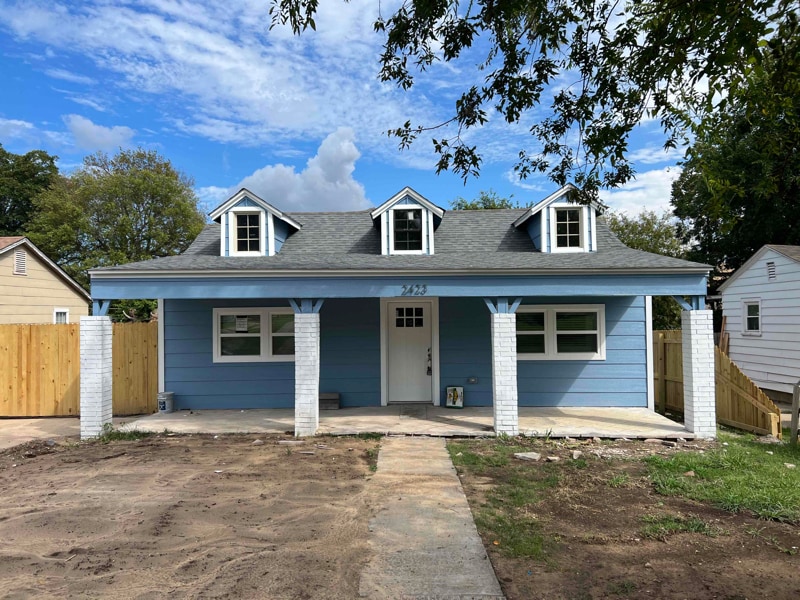 Foto principal - 2423 N Quincy Ave