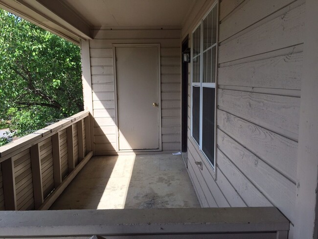 Building Photo - Condo for rent in Hoover