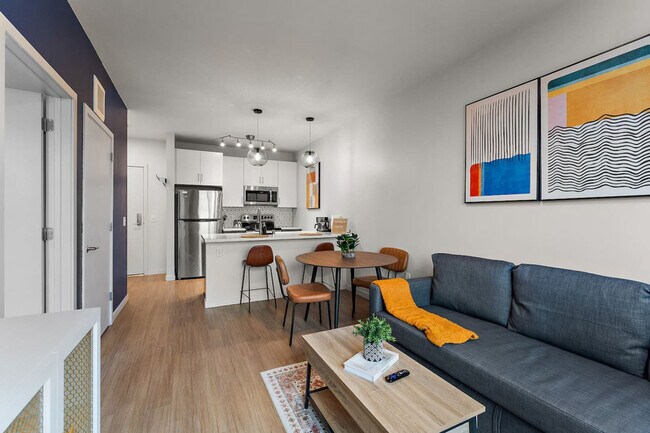 Building Photo - 10 E 18th St