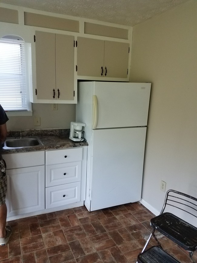 Building Photo - 200 Mullinax Ln