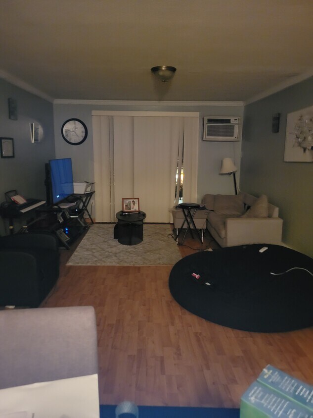 130 Mammoth Rd Unit 17, Hooksett, NH 03106 Condo for Rent in Hooksett