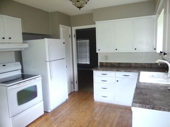 Building Photo - Home for rent in Hoover!