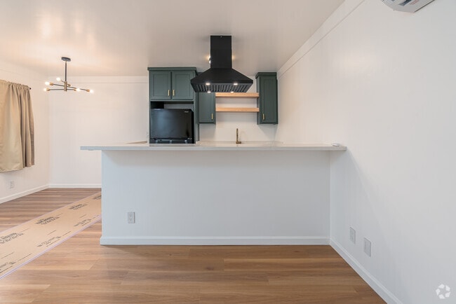 1 habitación, 1 baño - 635 pies cuadrados - Cocina - 5819 Carlton Way