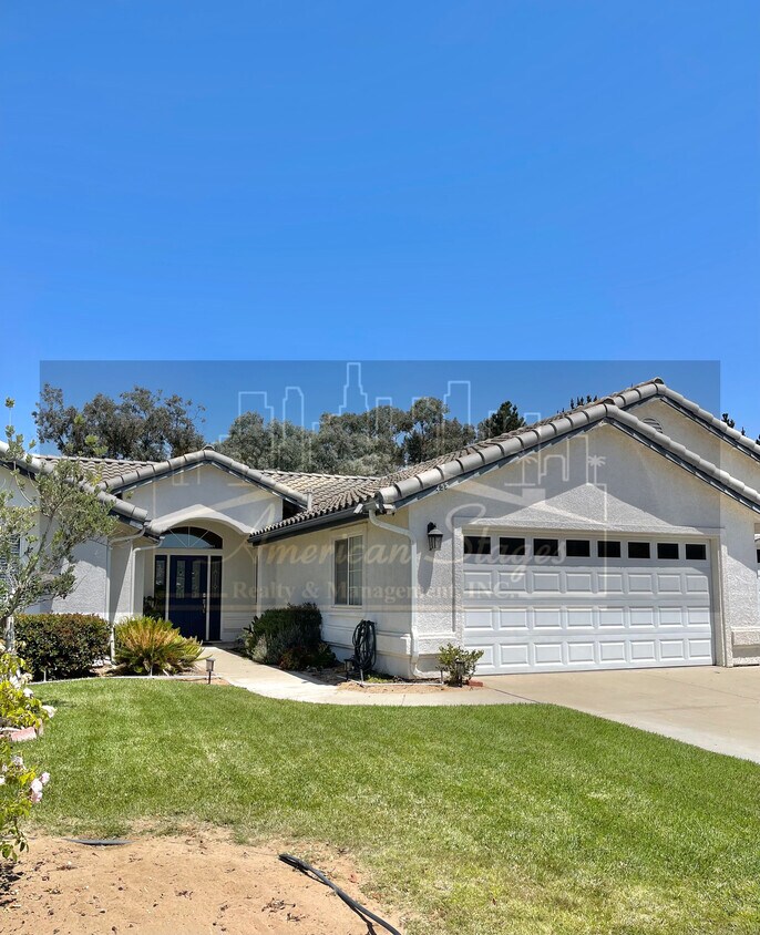 Foto principal - 455 Mooncrest Ln