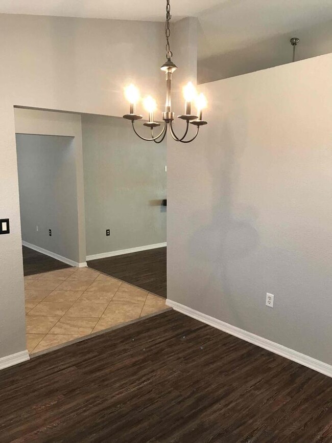 Building Photo - 6345 Hampton Pointe Cir