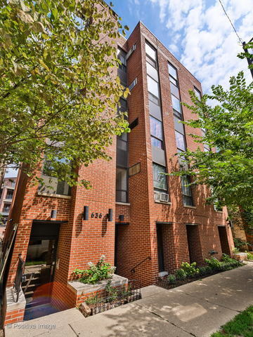 Foto principal - 636 W Webster Ave