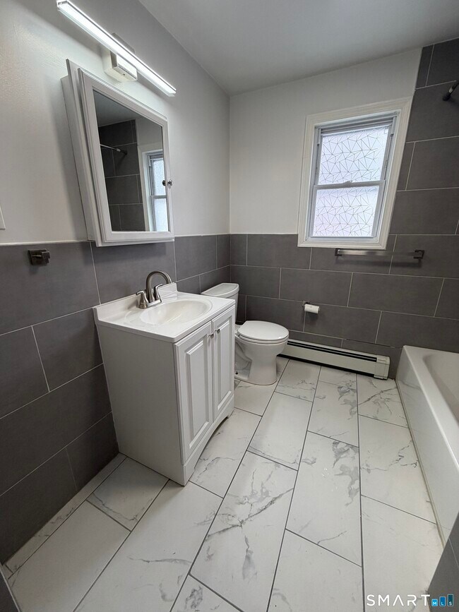 Foto del edificio - 582 Capitol Ave